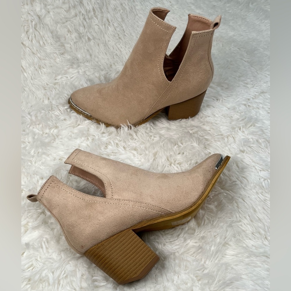 Mi.iM | Tess | Nude Suede Ankle Booties - Picture 2 of 12